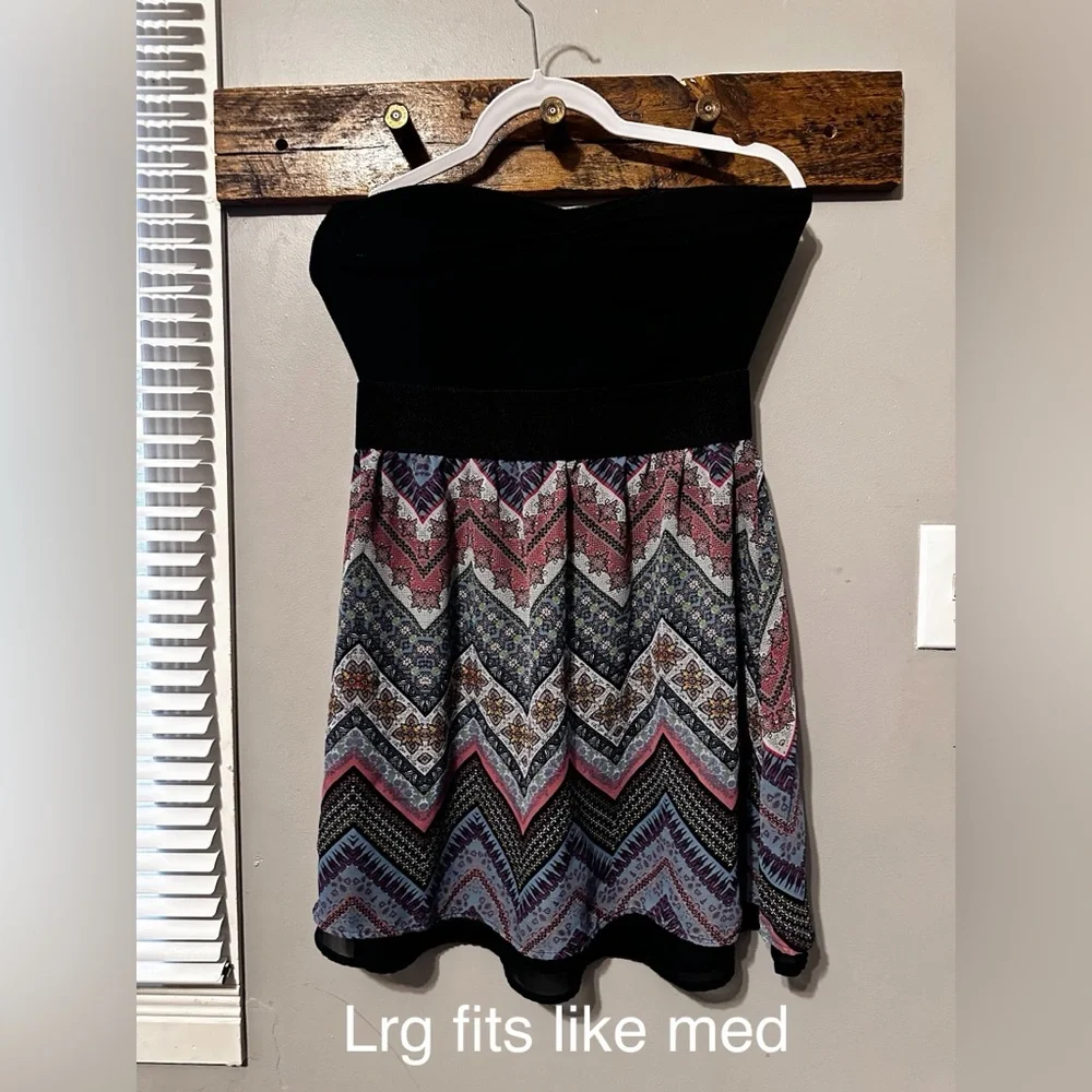 Short dress - Picture 1 of 1